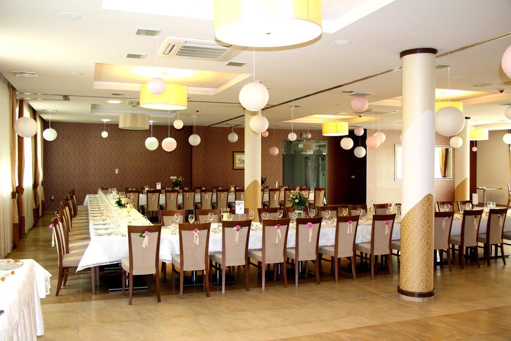 Hotel Austeria Conference & Spa Ciechocinek Exterior photo